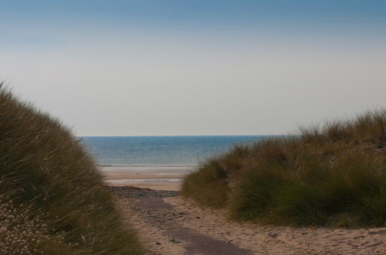 Strände: 10 Minuten! Suchen Sie sich aus hunderten goldener Sandstrände in der Nähe einen zum Genießen aus.
