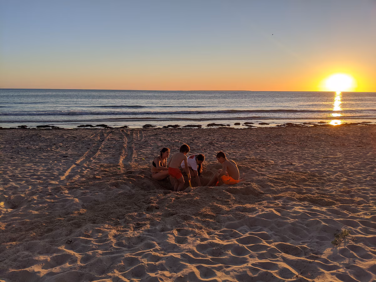 surroundings_beach_sunset